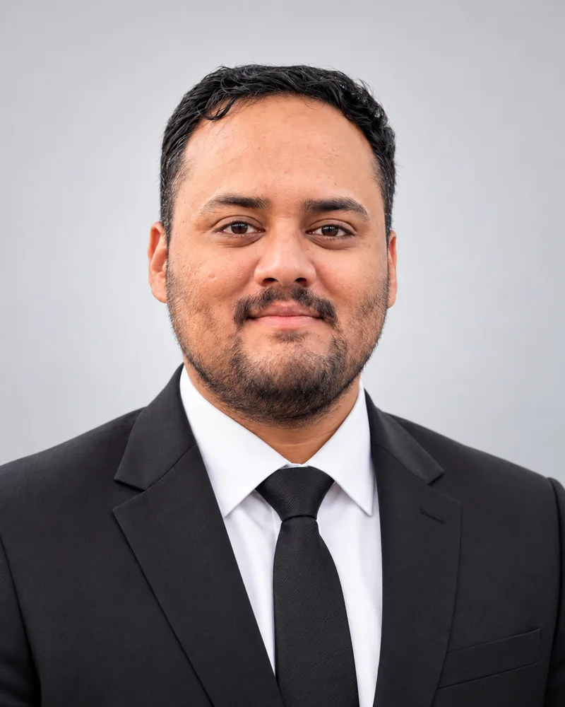 Portrait of Umar Hameed, Team Member — Creative Design & Presentations at Shopshark Solution